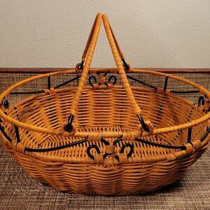 Princess House Oval Rattan Metal Basket